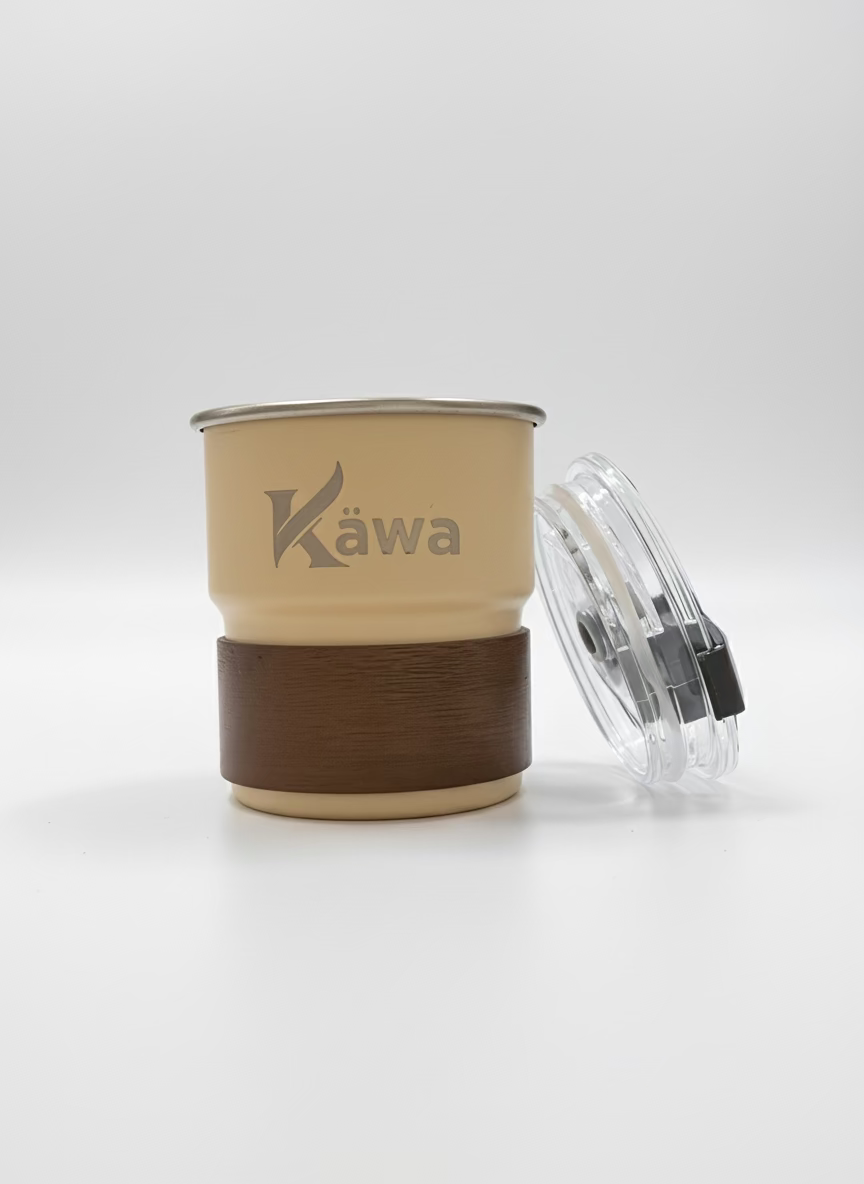 gobelet avec grip en acacia Kawa